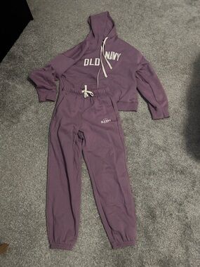 Old Navy women’s ' Purple Hoodie & Jogger Set